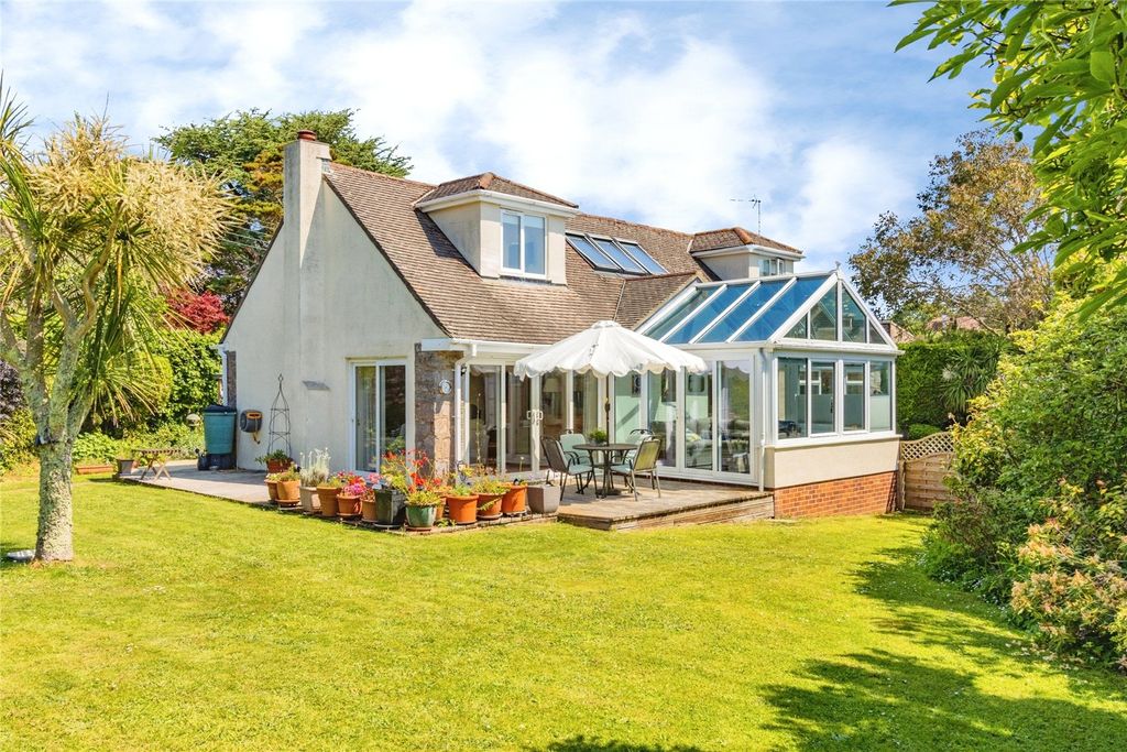 Property photo 2 of 33 Picture No. 32