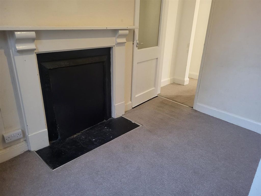 Property photo 2 of 9 1000049346.Jpg