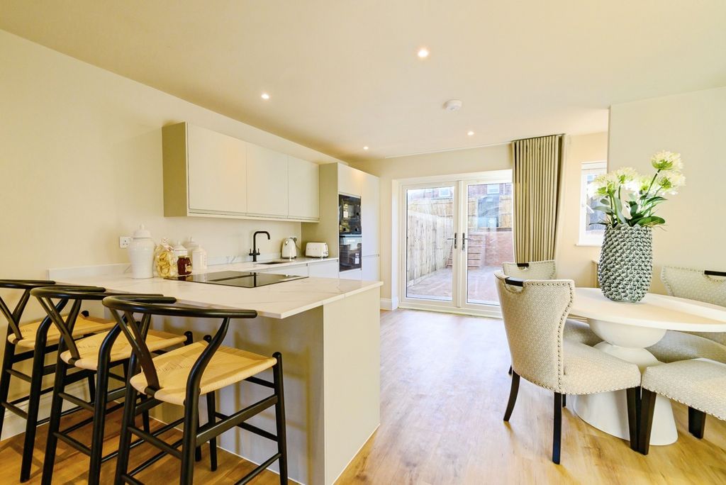 Property photo 1 of 22 Pbox-Img.Jpg