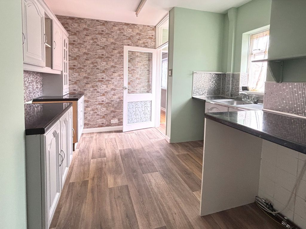 Property photo 3 of 17 Ground Floor Kitchen