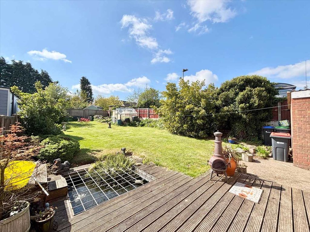 Property photo 2 of 28