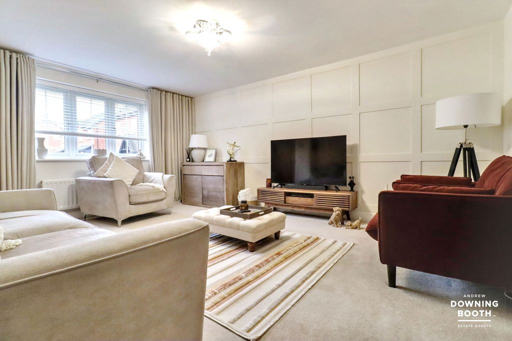 Property photo 3 of 28