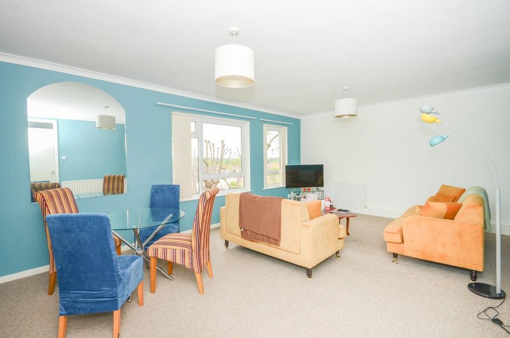 Property photo 1 of 15 Lounge.Jpg