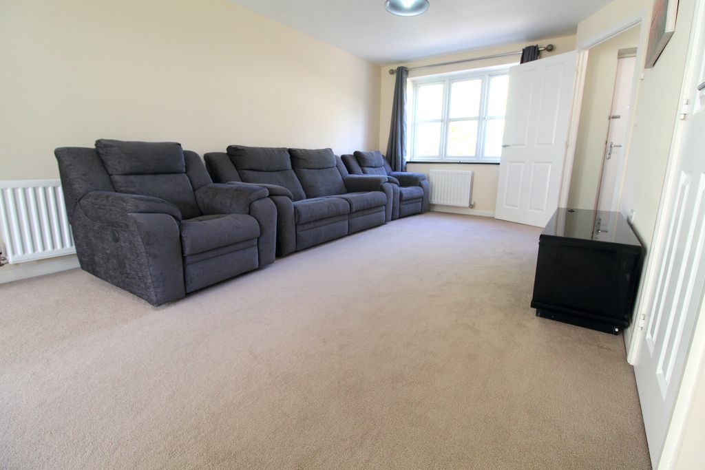 Property photo 2 of 12 Living Room