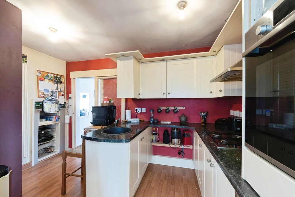 Property photo 3 of 15 Pbox-Img.Jpg