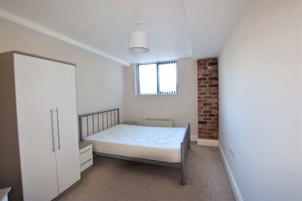 Property photo 3 of 5 Bed 2