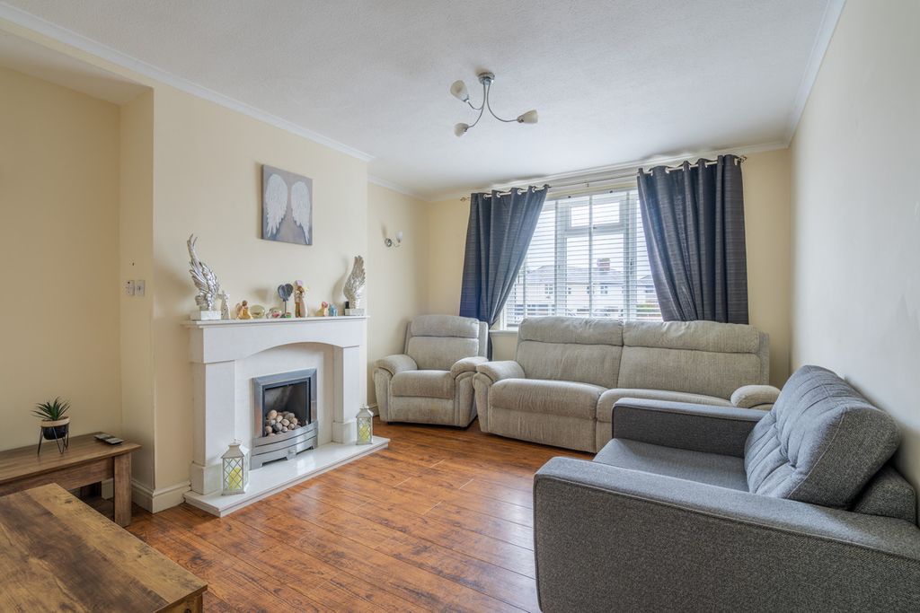 Property photo 3 of 15