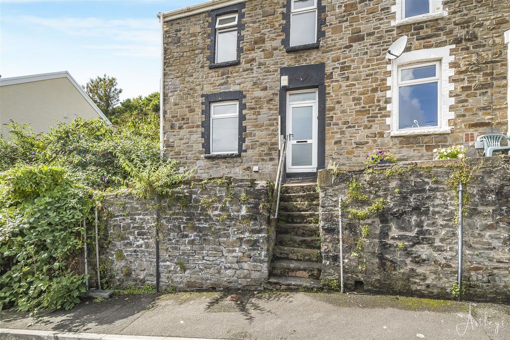 Property photo 1 of 19 04-P1234575.Jpg