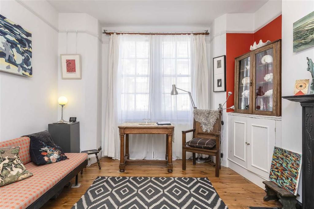 Property photo 3 of 12