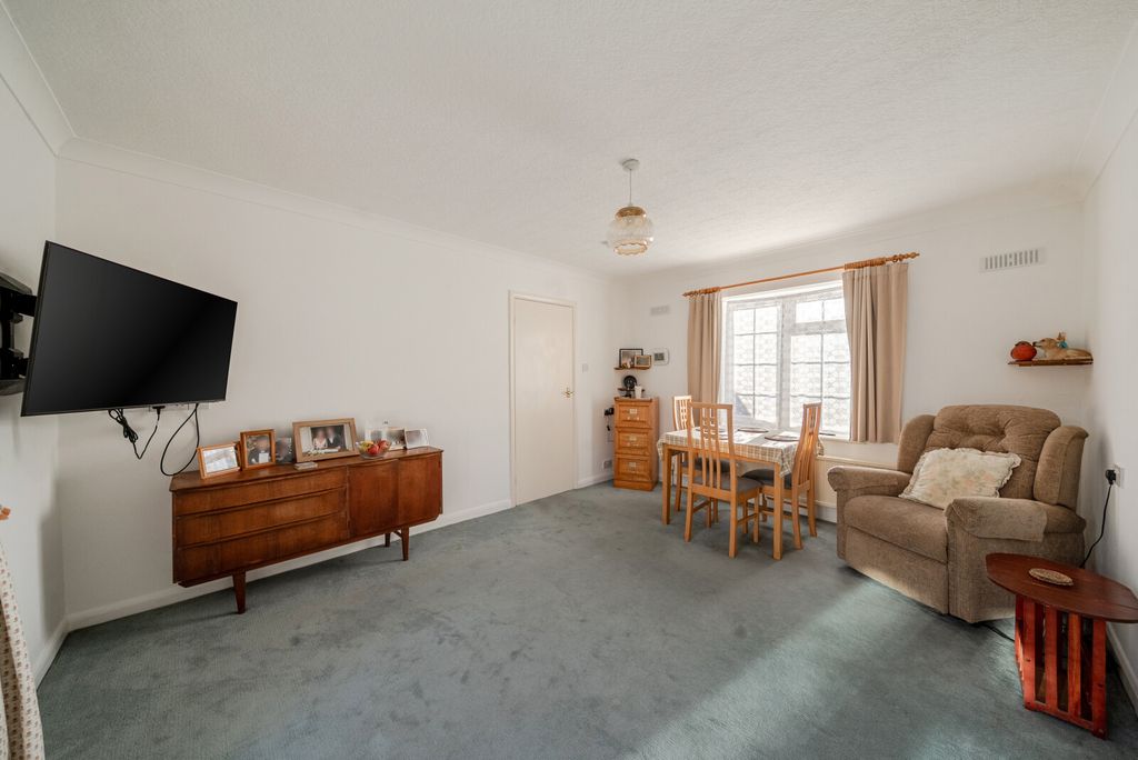 Property photo 2 of 12 Sitting Room