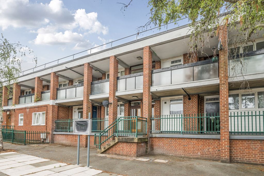 Property photo 1 of 12 External