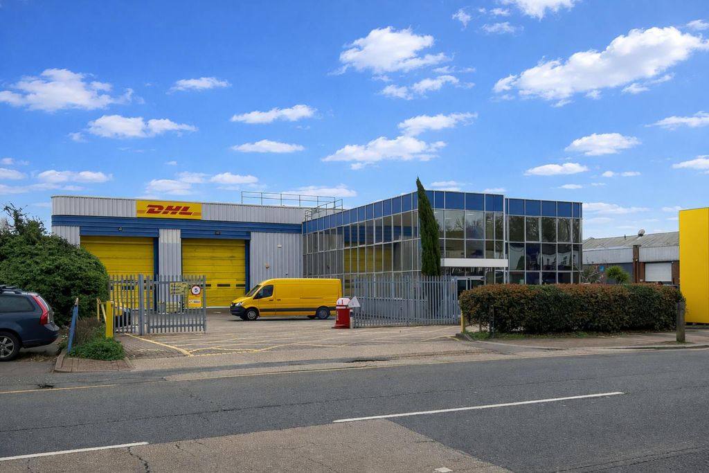 Property photo 1 of 7 External