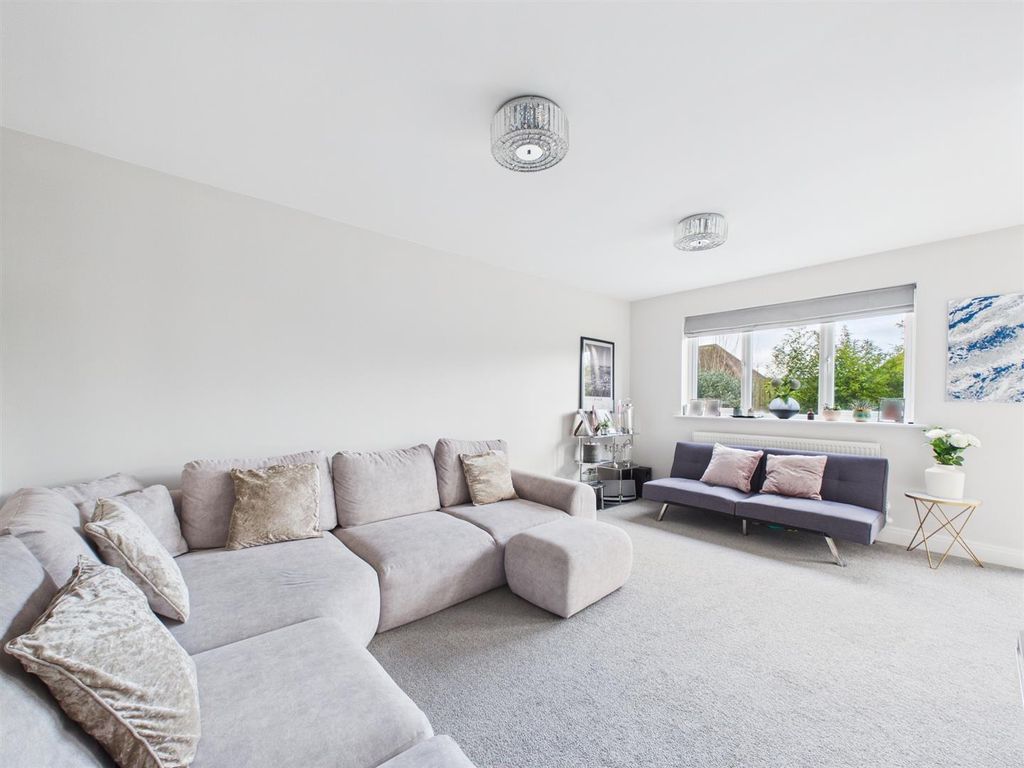 Property photo 3 of 40 Cam02885G0-Pr0564-Still031.Jpg