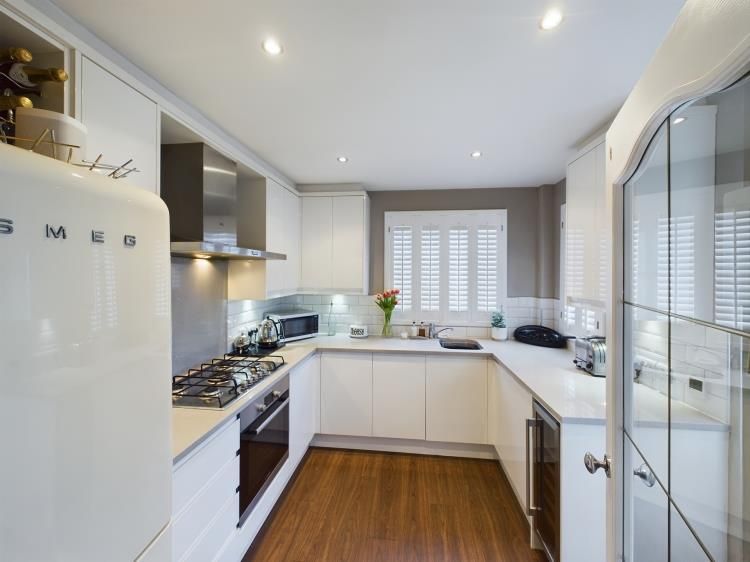 Property photo 2 of 24