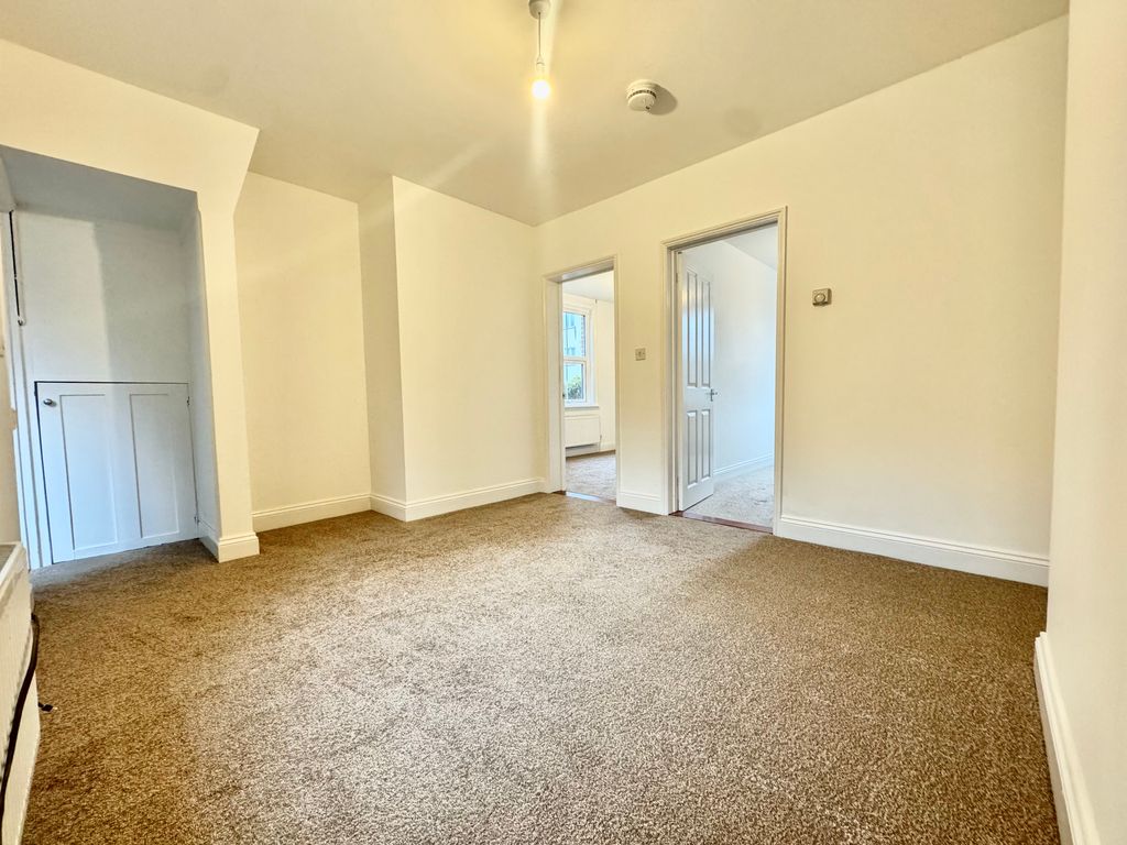 Property photo 3 of 8 Image