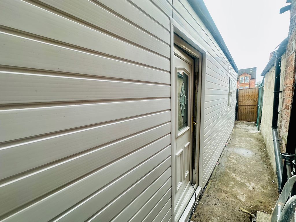 Property photo 1 of 2 Front