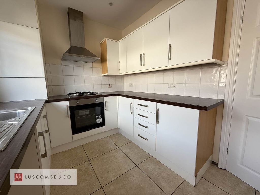 Property photo 2 of 16 Kitchen