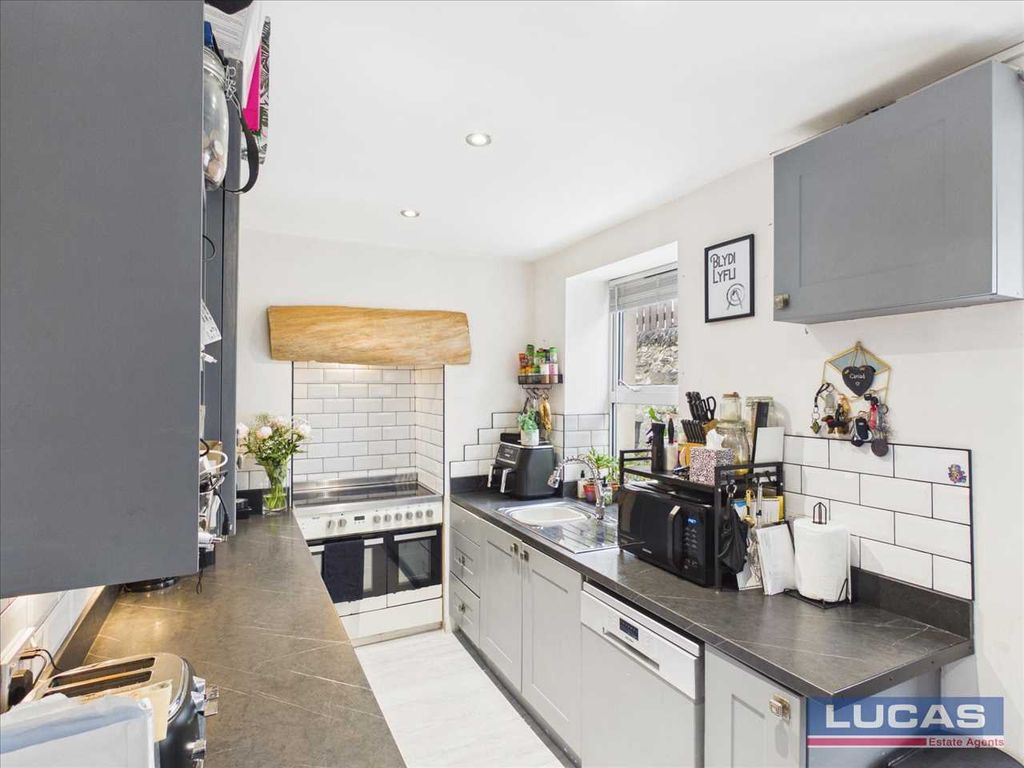 Property photo 3 of 13 Kitchen