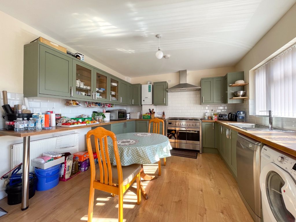 Property photo 3 of 22 4548664