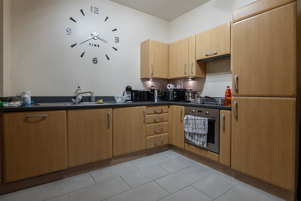 Property photo 3 of 27