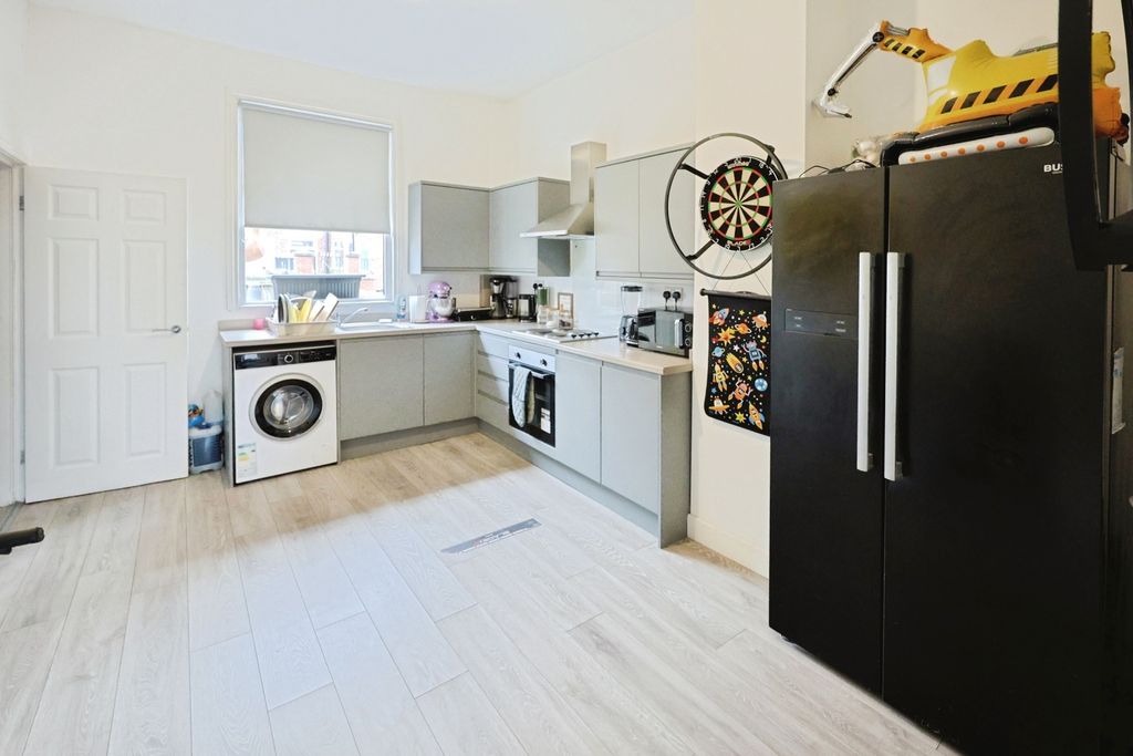 Property photo 3 of 7 Pbox-Img.Jpg