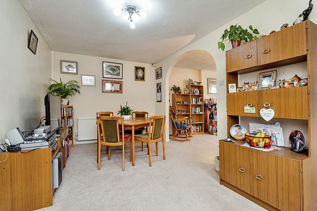 Property photo 2 of 15 Dining Room