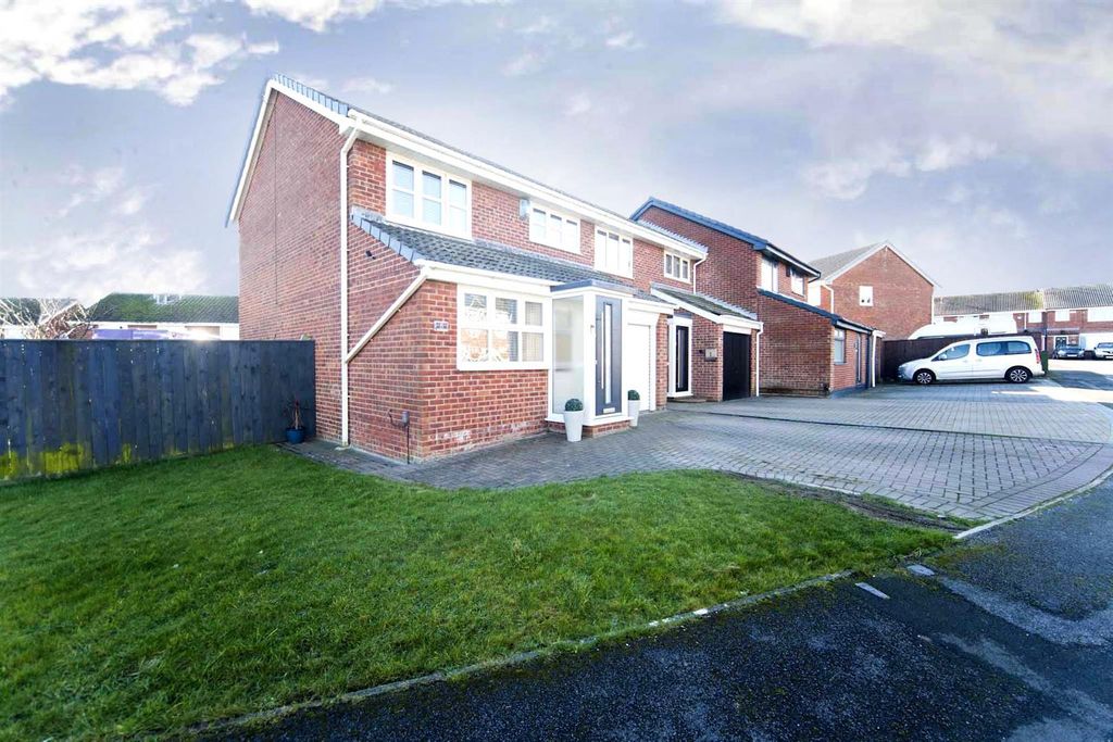 Property photo 2 of 17