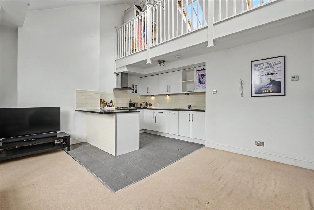 Property photo 3 of 15 3