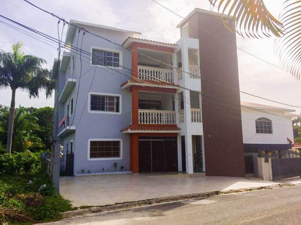 Property photo 2 of 18