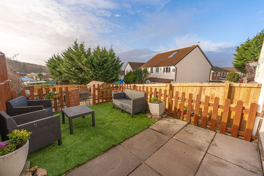 Property photo 2 of 30