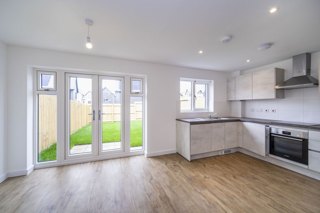 Property photo 2 of 9 2