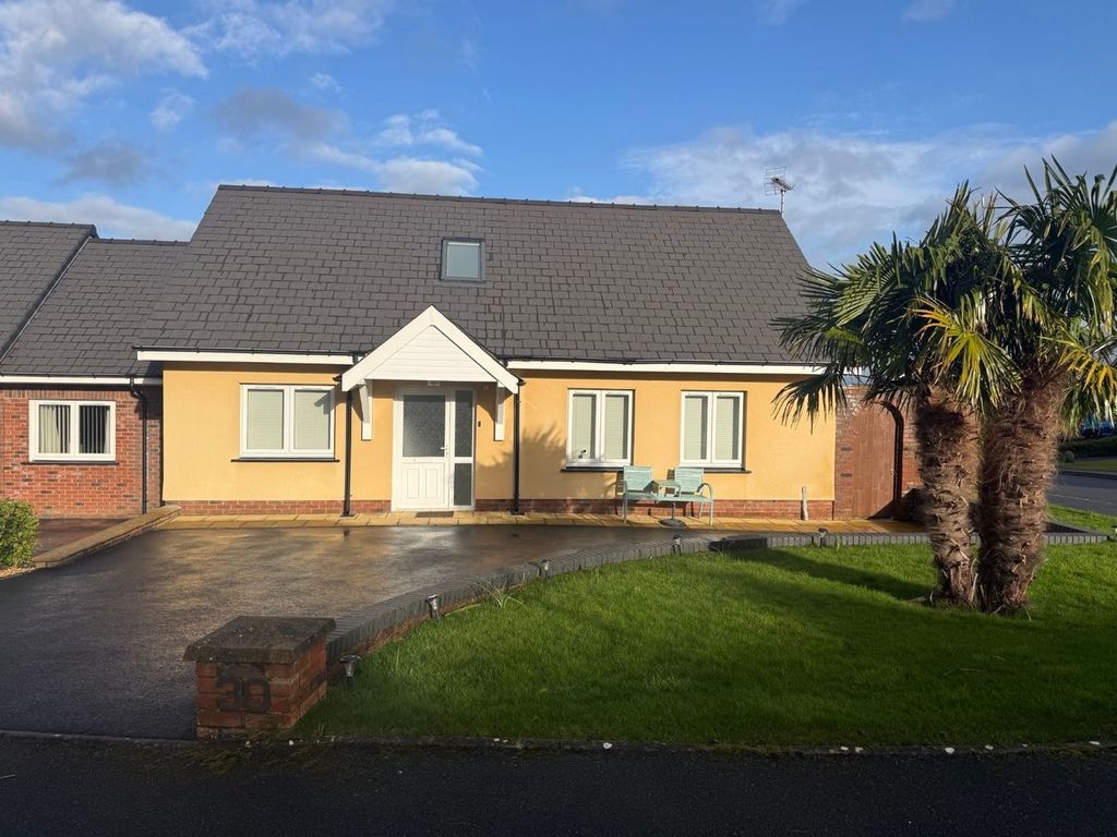 Property photo 2 of 31
