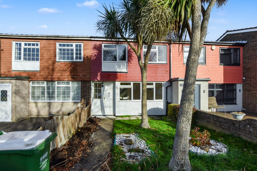 Property photo 1 of 18 39 Bennett Close, Welling, Da16 3Hu