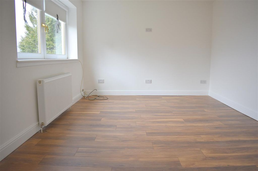 Property photo 3 of 10 Lounge