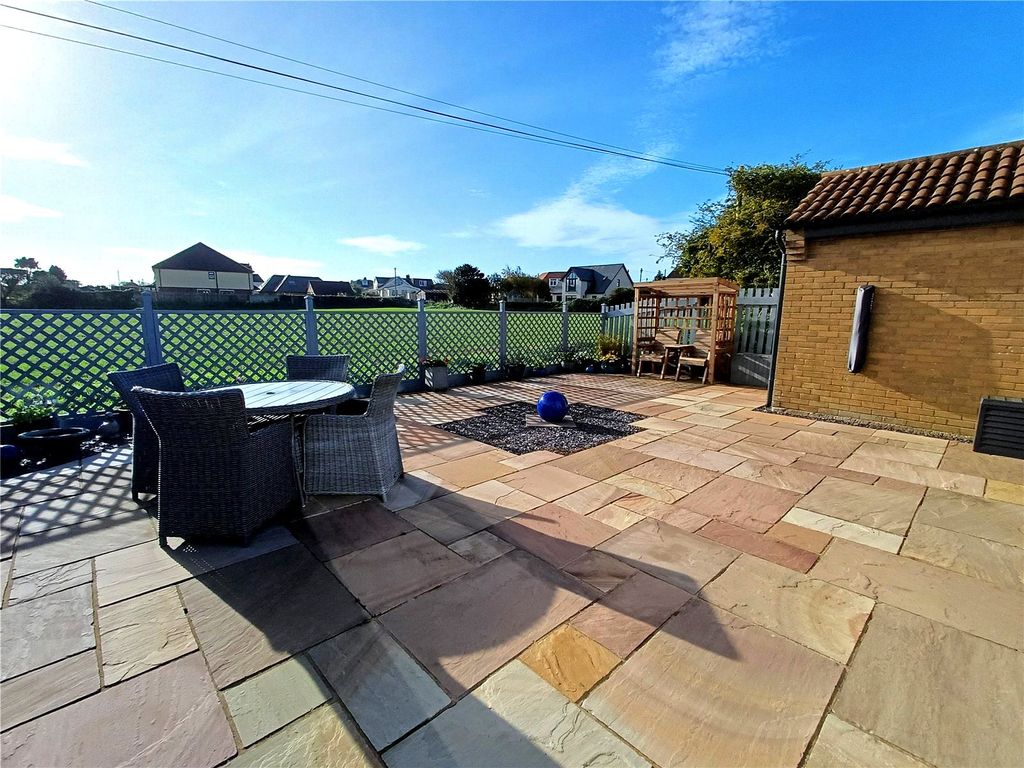 Property photo 2 of 21 Picture No. 28