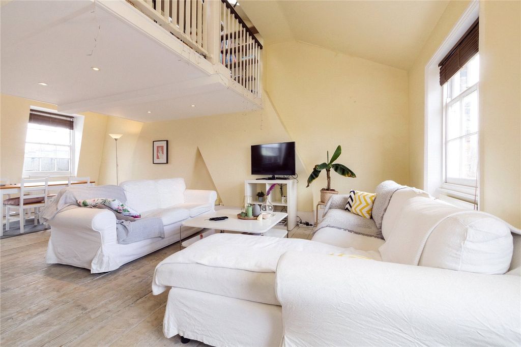 Property photo 1 of 11 Reception Room