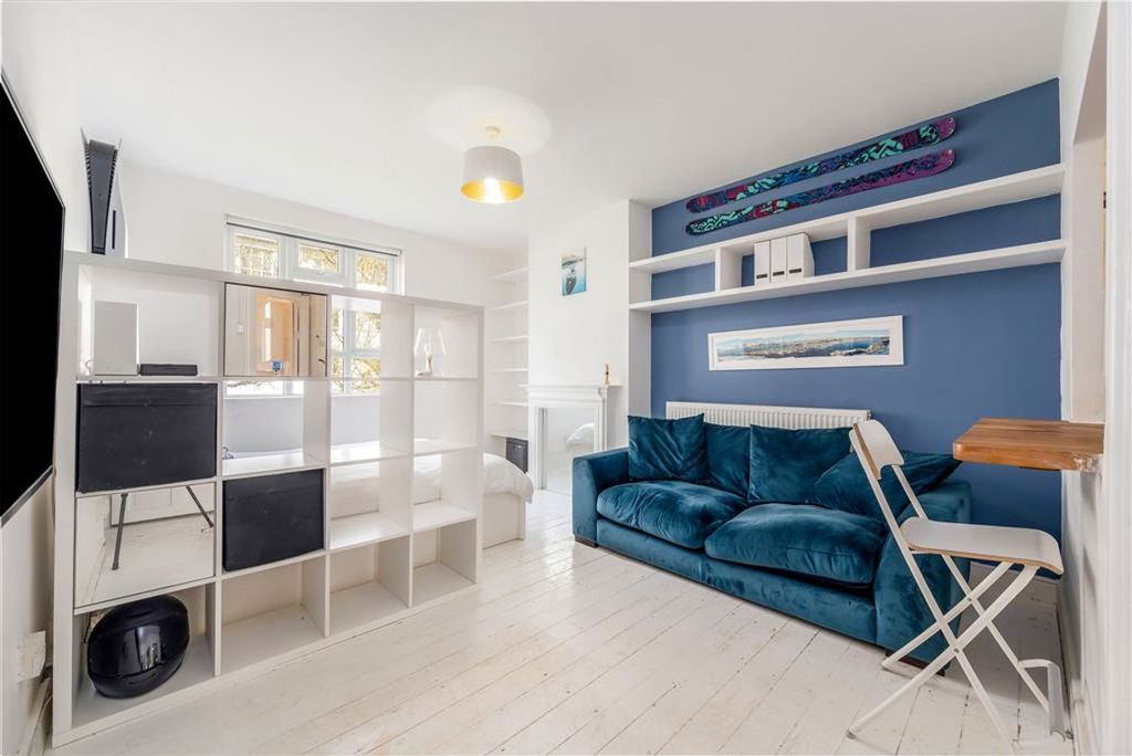 Property photo 2 of 6