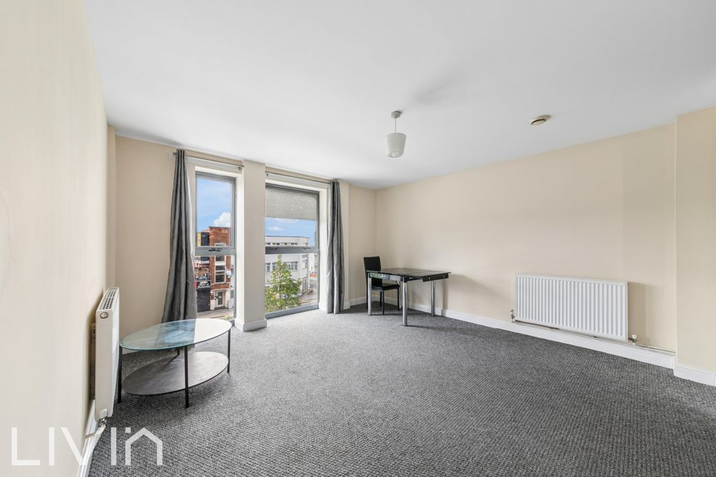 Property photo 1 of 8 City House 17 -6