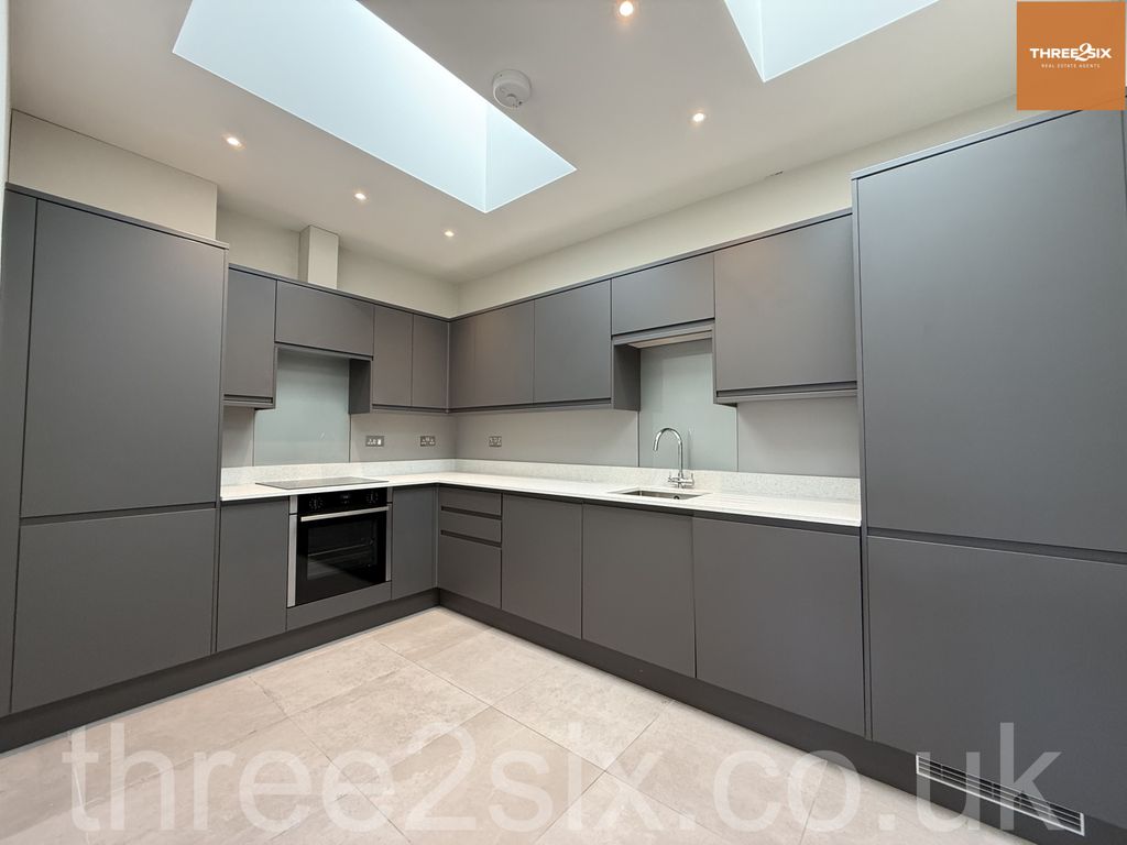 Property photo 1 of 13 Luxury Three Bedroom Apartment | Brand New Boutique Development.