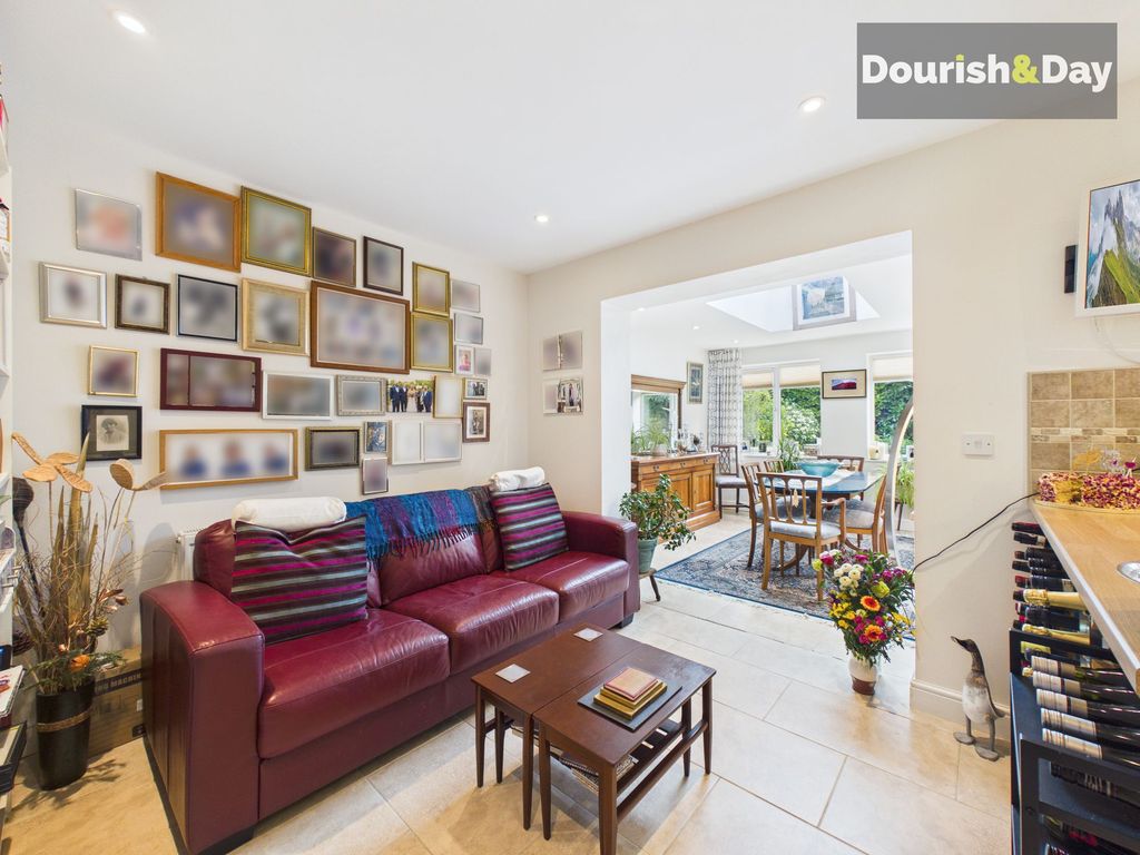 Property photo 2 of 21