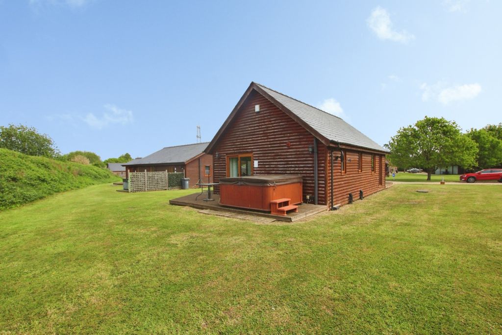 Property photo 3 of 16 5140654