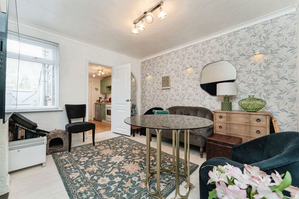 Property photo 2 of 24