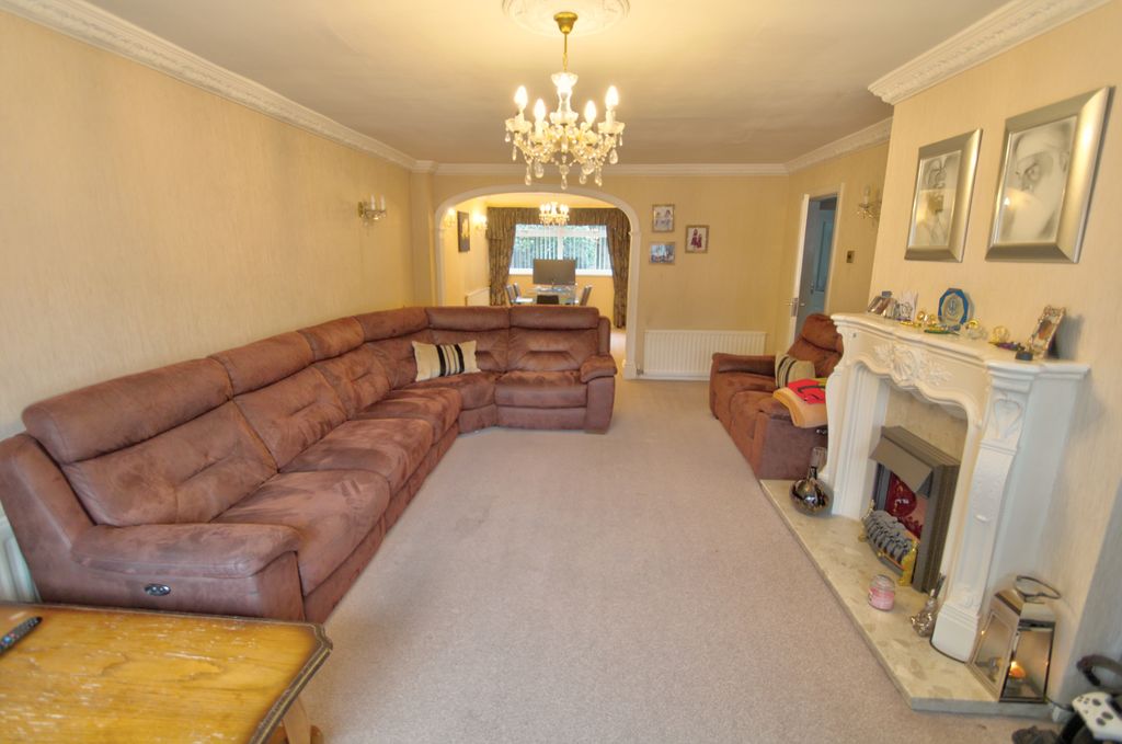 Property photo 3 of 17 Lounge Front To Rear