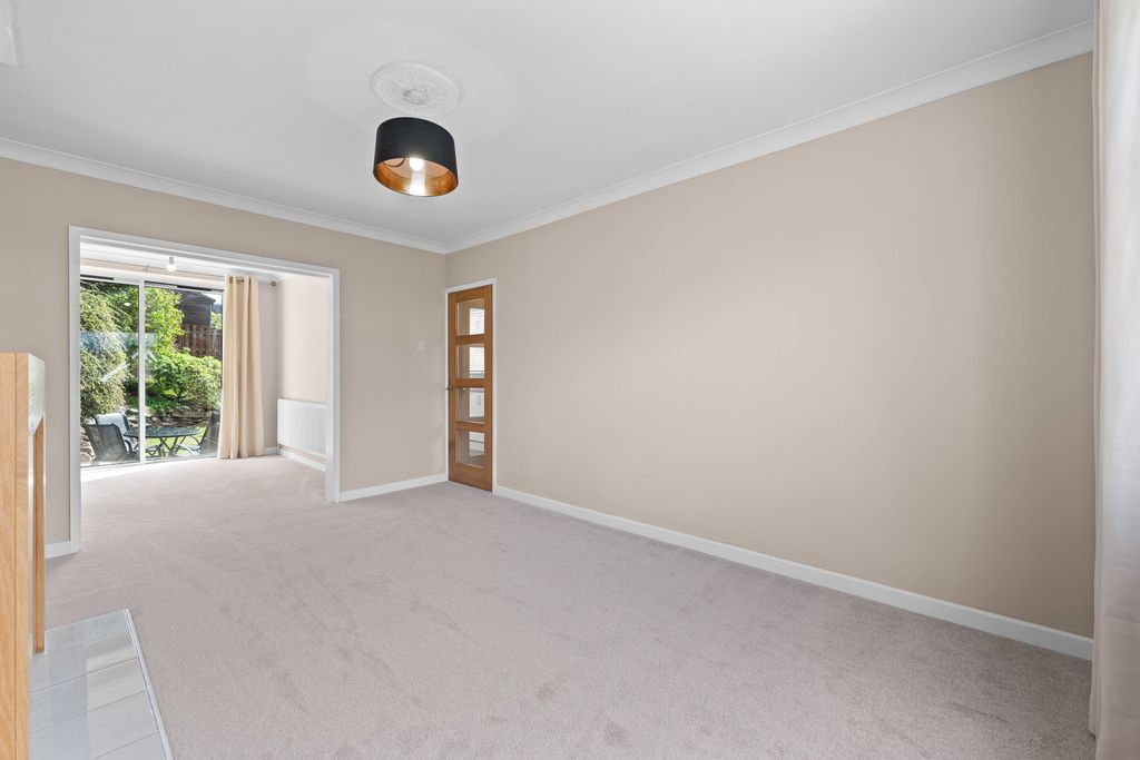 Property photo 3 of 28