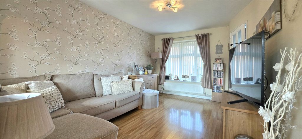 Property photo 2 of 16 Picture No. 05