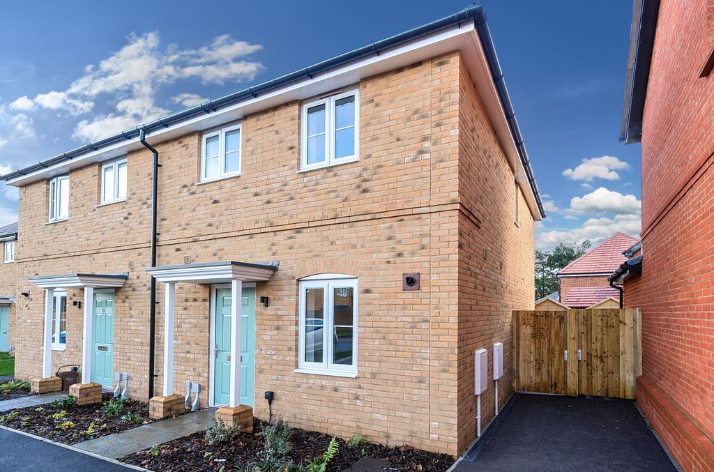 Property photo 1 of 10 1410571-10-6985Fa...