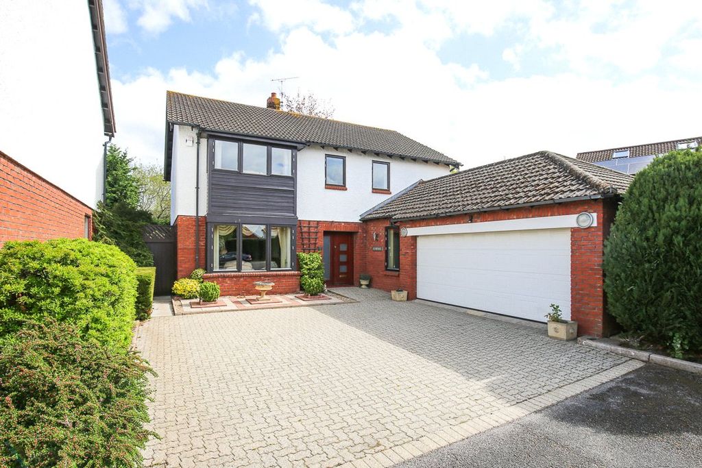 Property photo 1 of 27 Picture No. 32