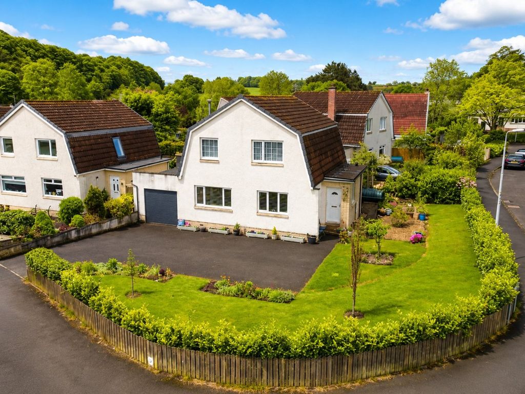 Property photo 1 of 31