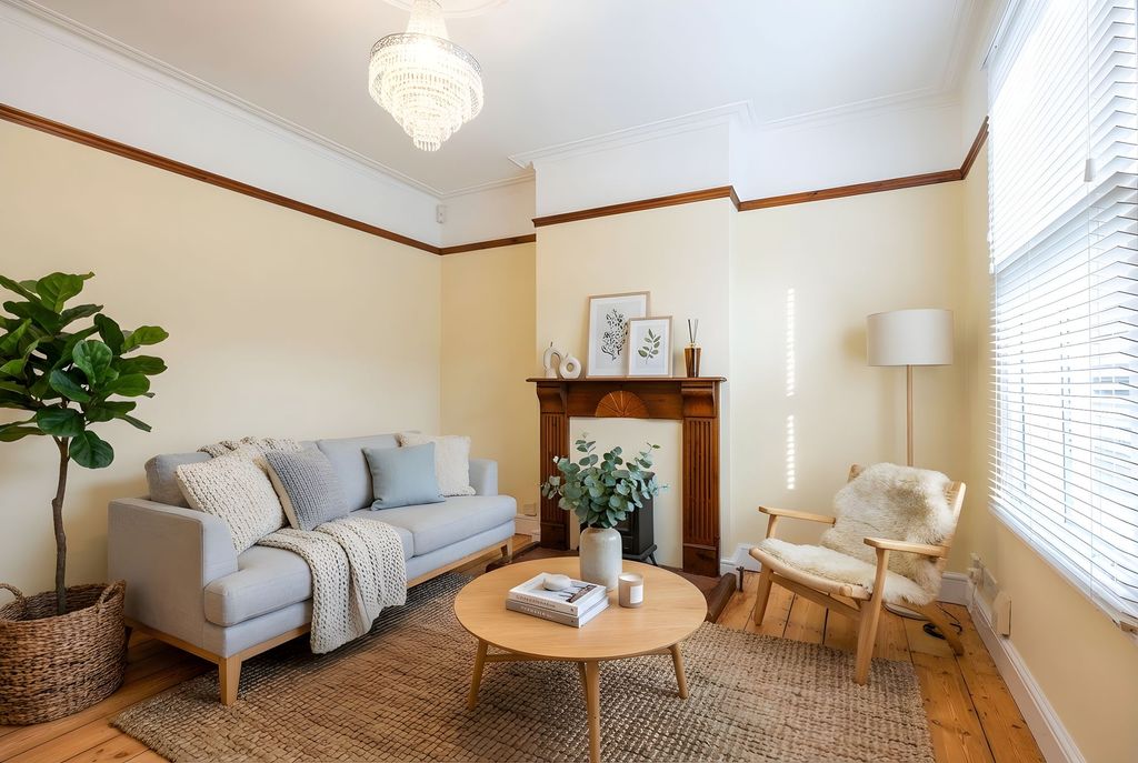 Property photo 2 of 11