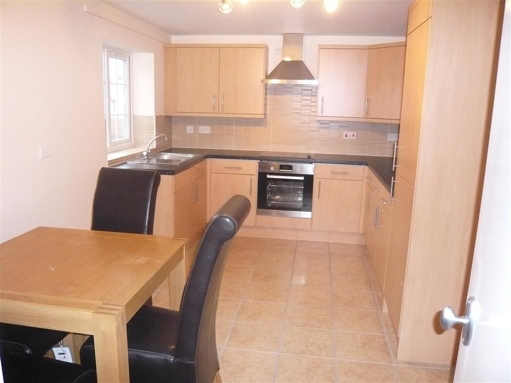 Property photo 2 of 5 Kitchen